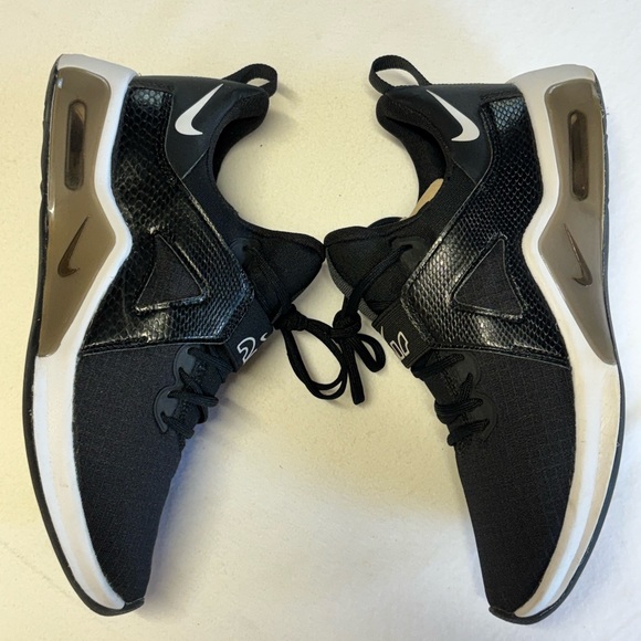 Nike Air Max Bella TR 5 Women’s Size 7.5 Black And White - Picture 2 of 7
